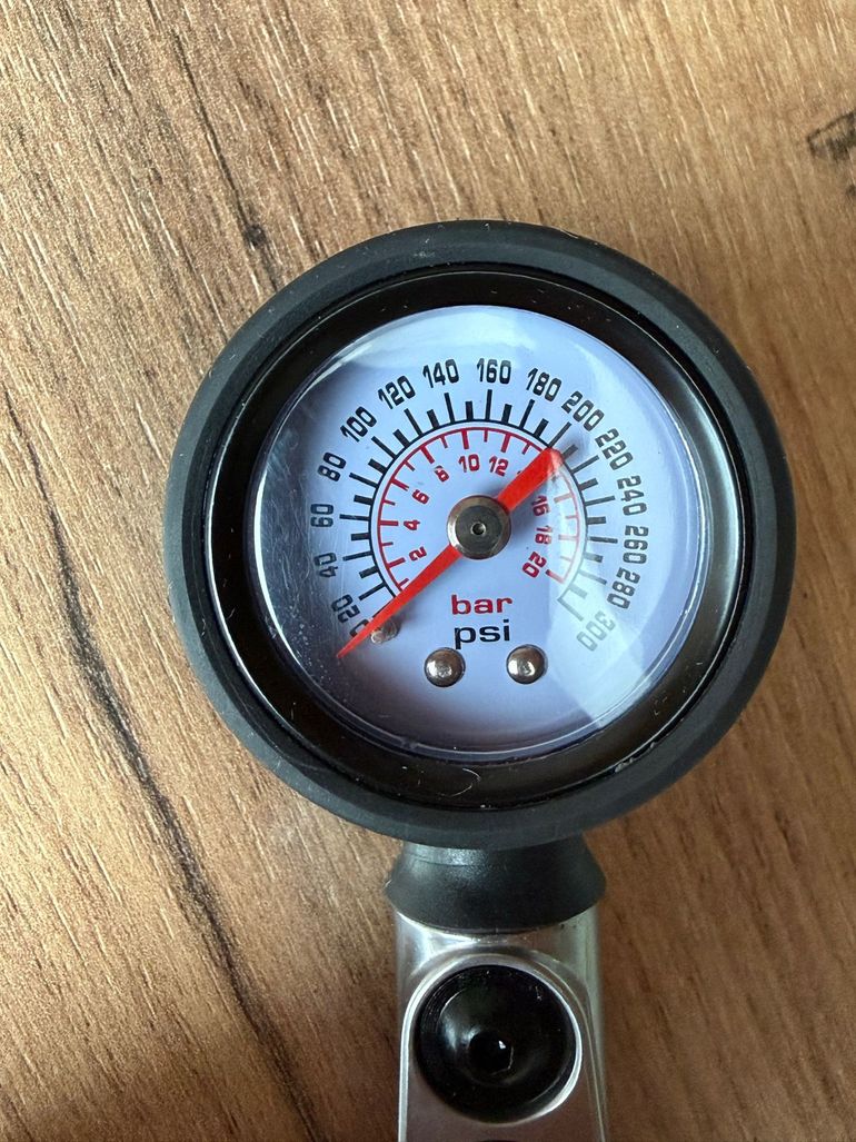 Specialized Airtool Shock Pump bike d'occasion — image 2 sur 3