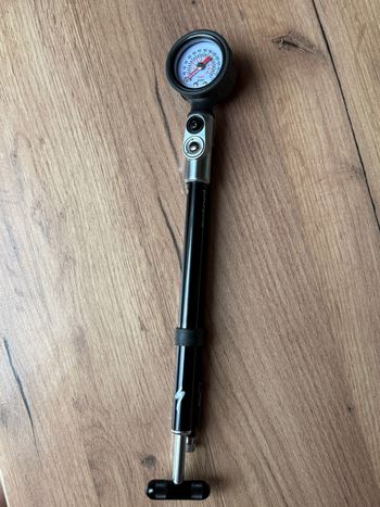 Specialized Airtool Shock Pump bike d'occasion — image 1 sur 3
