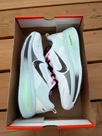 Gebrauchtes Nike Vomero 18 Running Shoes