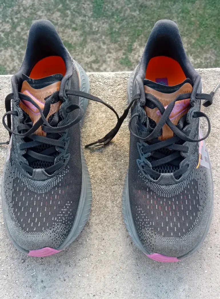 Hoka Mach 6 bike d'occasion — image 3 sur 4