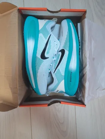 Nike Vomero 18 bike d'occasion — image 3 sur 9