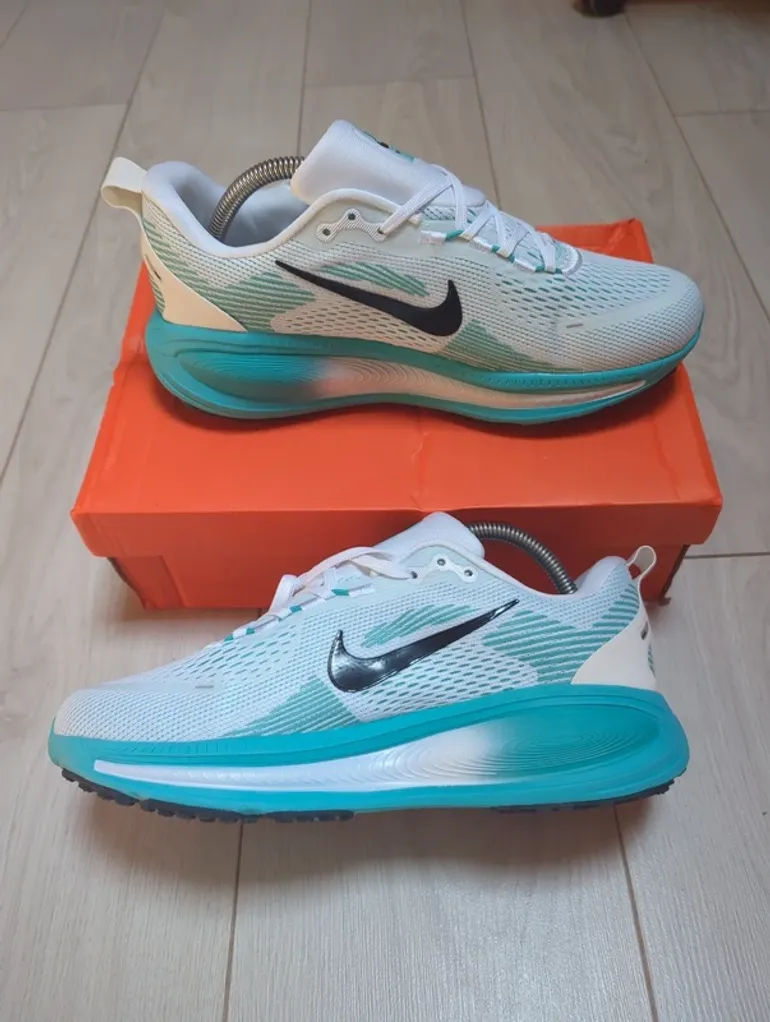 Nike Vomero 18 bike d'occasion — image 2 sur 9