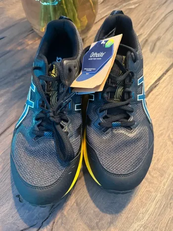 Used Asics Gel Sonoma 7 bike — image 9 of 13
