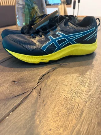 Used Asics Gel Sonoma 7 bike — image 10 of 13