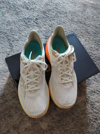 Używany Saucony Endorphin Speed 5 bike — zdjęcie 4 z 5