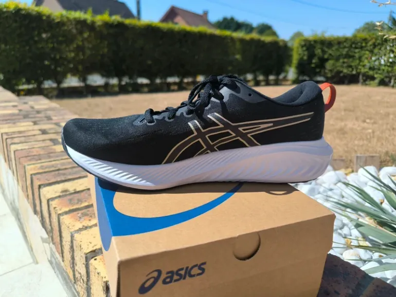 Asics Excite 10 bike d'occasion — image 8 sur 8