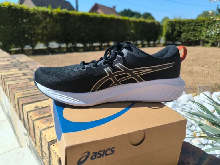 Asics Excite 10 bike d'occasion — image 7 sur 8