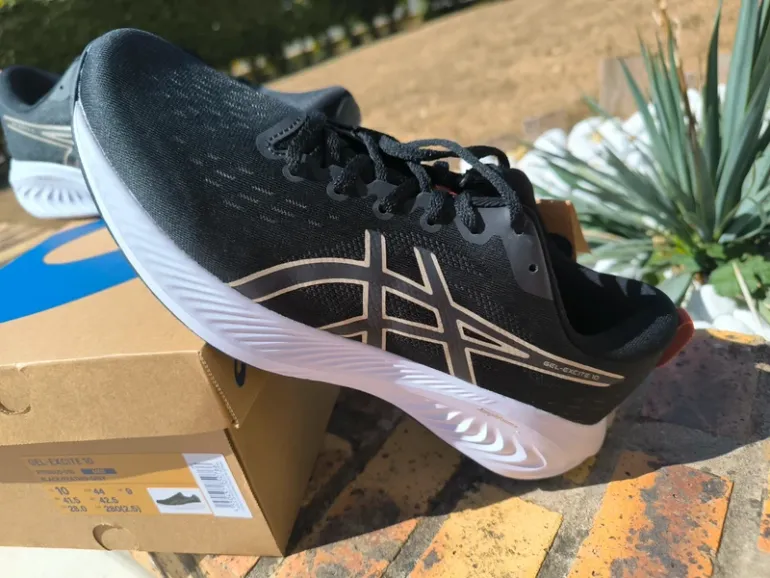 Asics Excite 10 bike d'occasion — image 2 sur 8