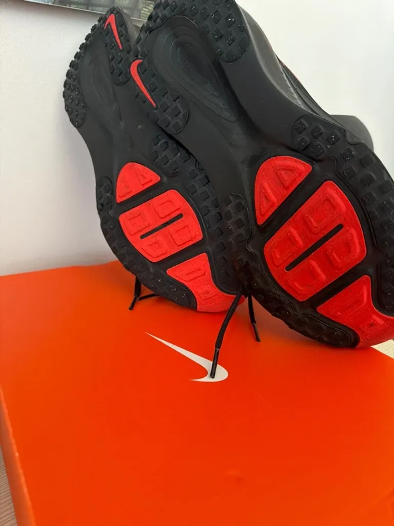 Nike Vomero 18 bike usato — immagine 2 di 3
