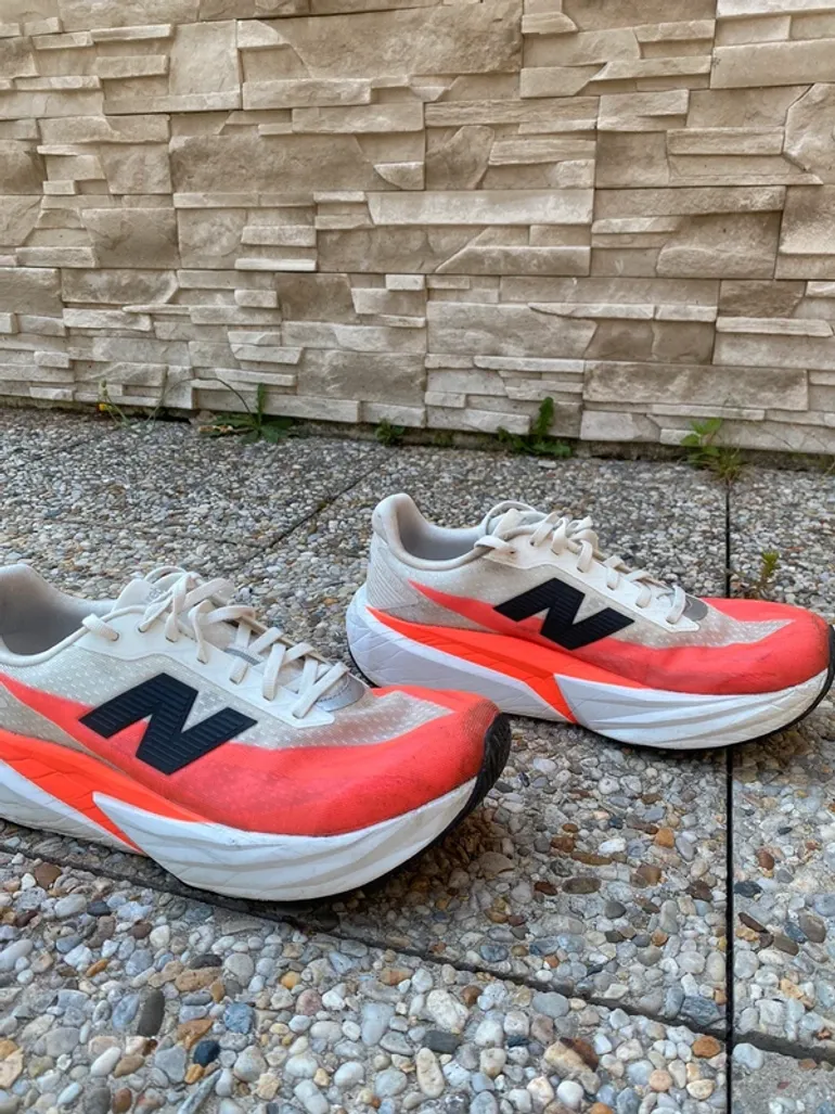 New Balance FuelCell Rebel bike usato — immagine 3 di 4