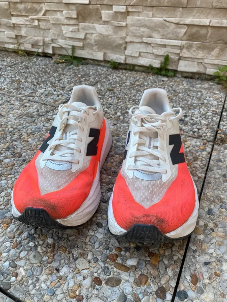 New Balance FuelCell Rebel bike usato — immagine 2 di 4