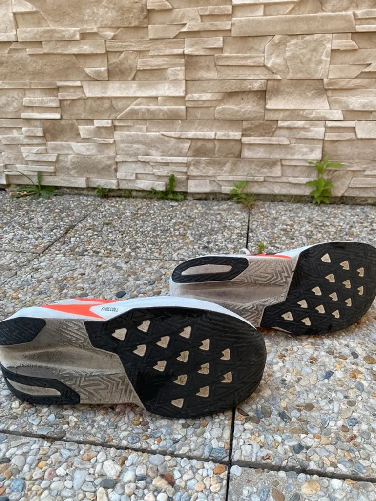 New Balance FuelCell Rebel bike usato — immagine 4 di 4
