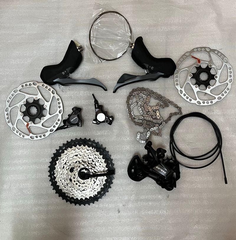Tweedehands Shimano grx 1x12 Drivetrain & Pedals