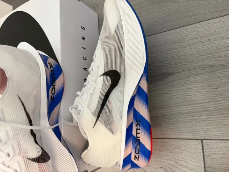 Lauf Vaporfly 4 bike usato — immagine 7 di 11