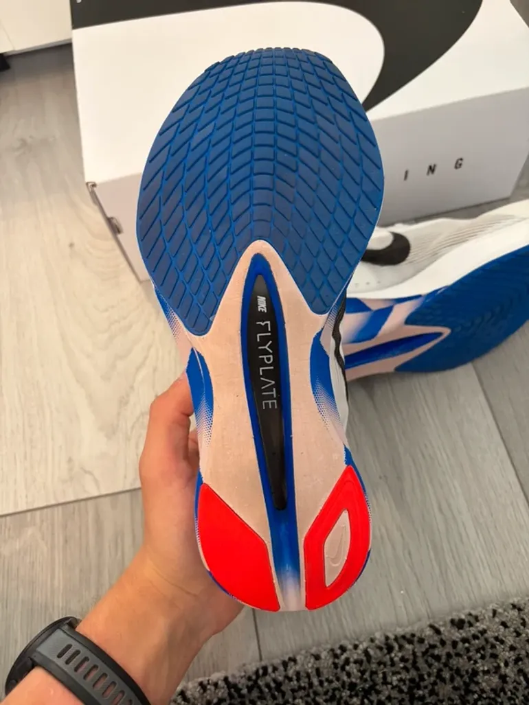 Lauf Vaporfly 4 bike usato — immagine 2 di 11
