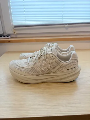 New Balance 1080v15 bike usato — immagine 4 di 9