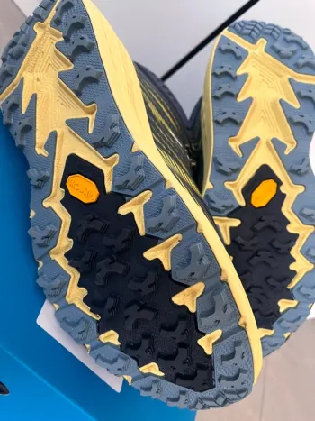 Hoka Speedgoat Mid 2 GTX bike usato — immagine 6 di 10
