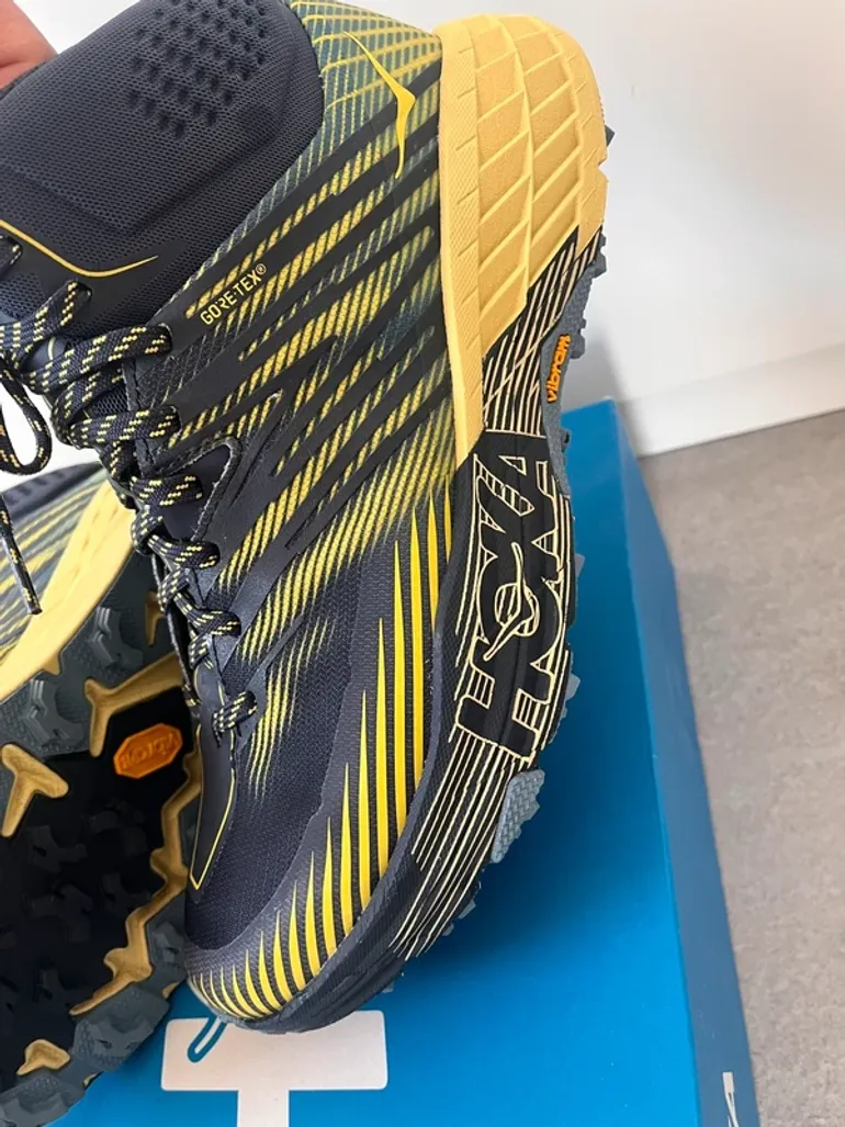 Hoka Speedgoat Mid 2 GTX bike usato — immagine 9 di 10