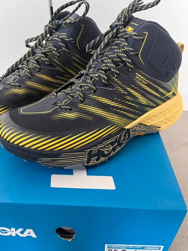Hoka Speedgoat Mid 2 GTX bike usato — immagine 4 di 10