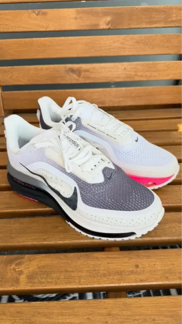 Premium Pegasus Running Shoes usato