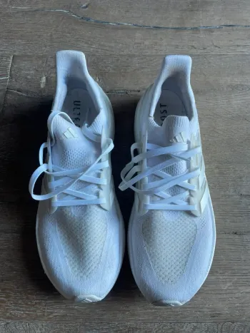 Adidas Ultraboost bike usato — immagine 1 di 8