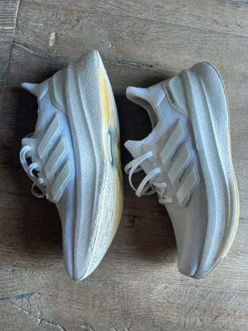 Adidas Ultraboost bike usato — immagine 2 di 8