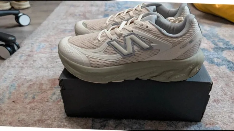 New Balance Fresh Foam bike usato — immagine 1 di 9