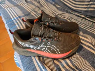 Used Asics Trabuco 13 Running Shoes