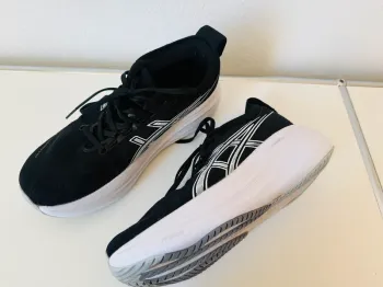 Used Asics Nimbus 27 bike — image 2 of 8