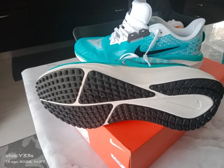 Nike Vomero 17 bike usato — immagine 4 di 8