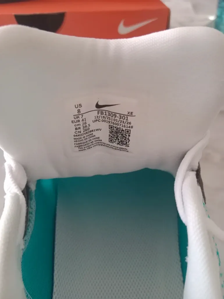Nike Vomero 17 bike usato — immagine 8 di 8
