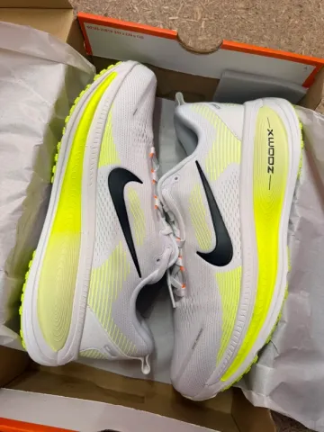 Gebrauchtes Nike Vomero 18 Running Shoes