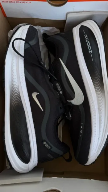 Nike Vomero 18 bike usato — immagine 5 di 7