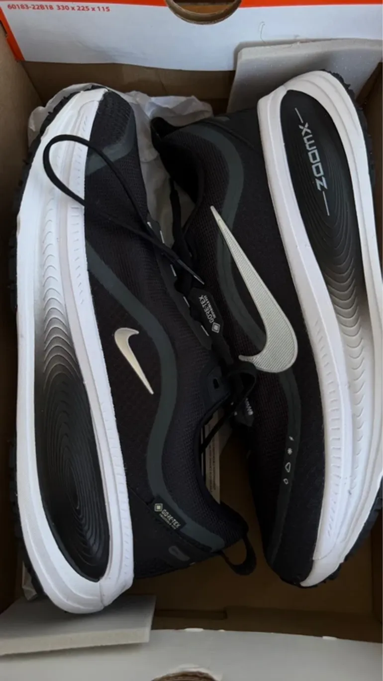 Nike Vomero 18 bike usato — immagine 5 di 7
