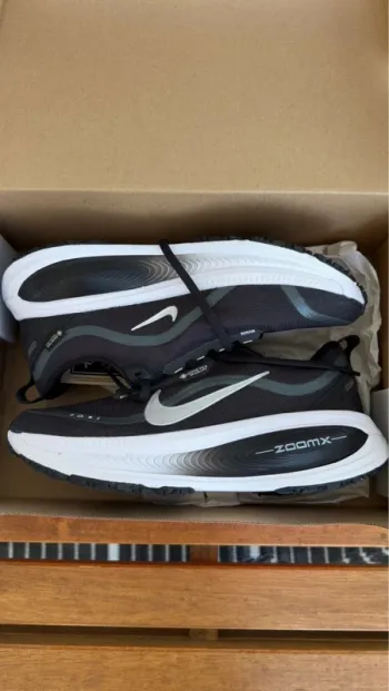 Nike Vomero 18 bike usato — immagine 4 di 7