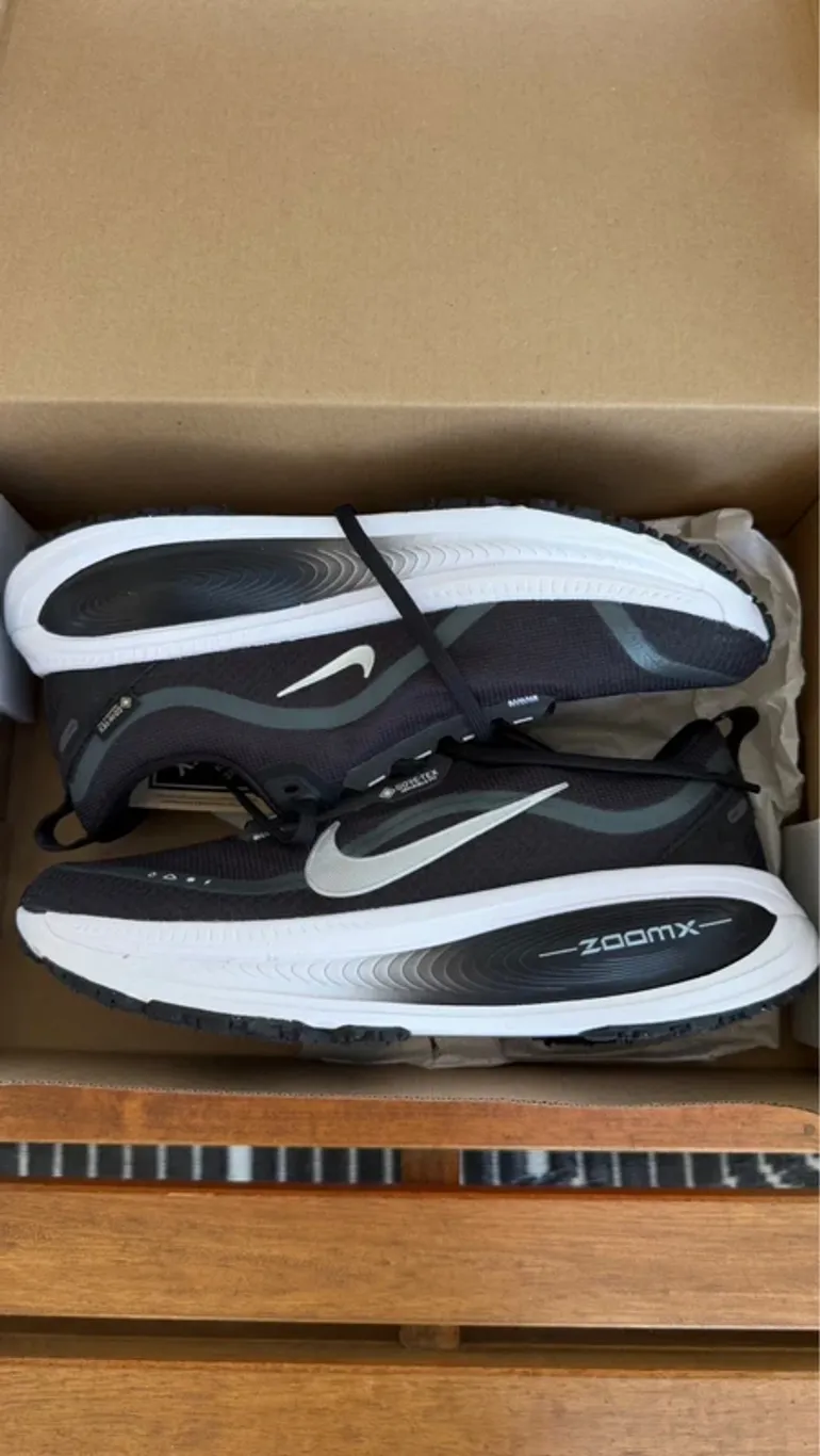 Nike Vomero 18 bike usato — immagine 4 di 7