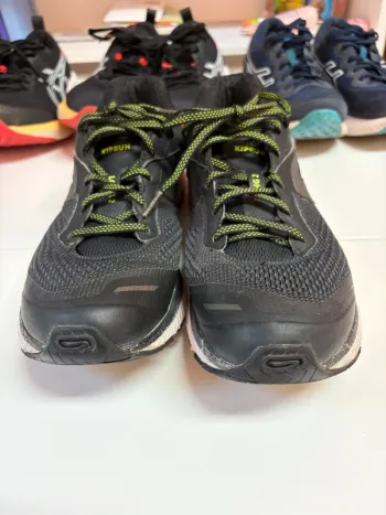 Decathlon Lotto di 4 paia di scarpe sportive da running e fitness bike usato — immagine 11 di 15