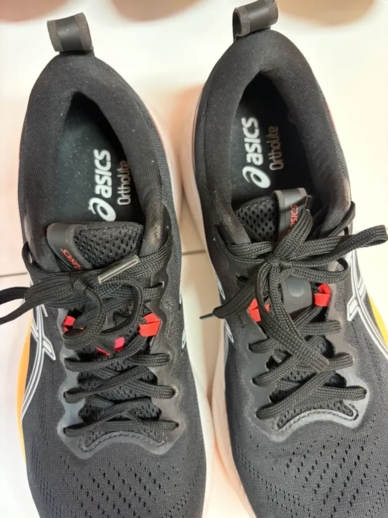 Decathlon Lotto di 4 paia di scarpe sportive da running e fitness bike usato — immagine 7 di 15