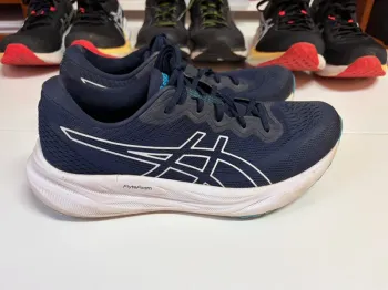 Decathlon Lotto di 4 paia di scarpe sportive da running e fitness bike usato — immagine 3 di 15