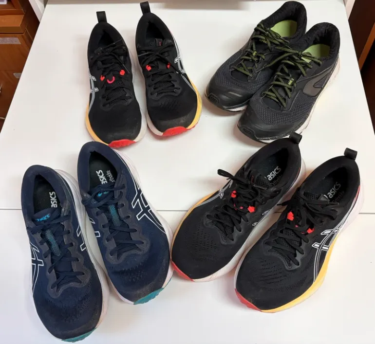 Decathlon Lotto di 4 paia di scarpe sportive da running e fitness bike usato — immagine 2 di 15