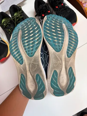 Decathlon Lotto di 4 paia di scarpe sportive da running e fitness bike usato — immagine 5 di 15