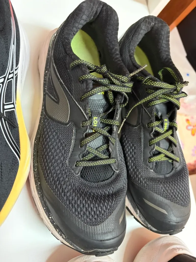 Decathlon Lotto di 4 paia di scarpe sportive da running e fitness bike usato — immagine 15 di 15