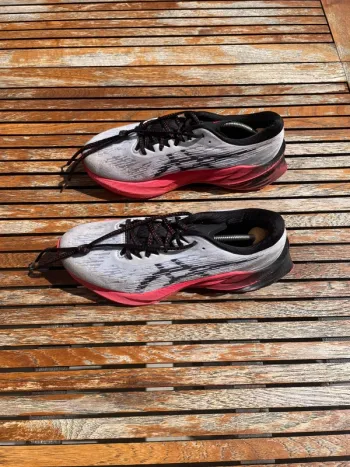 Gebrauchtes Asics Nova Blast bike — Bild 2 von 5