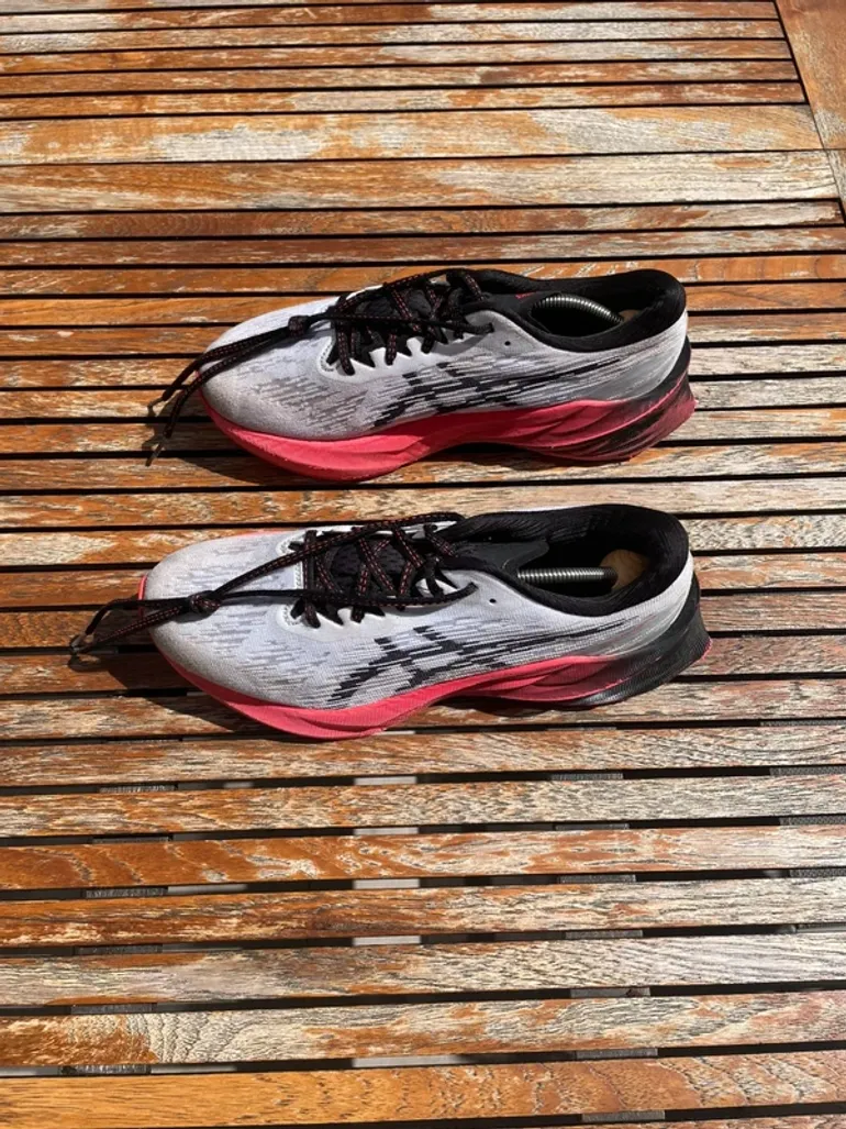 Gebrauchtes Asics Nova Blast bike — Bild 2 von 5