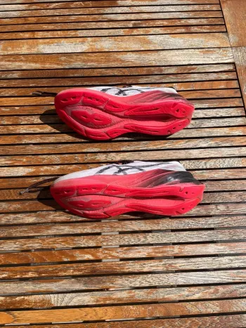 Gebrauchtes Asics Nova Blast bike — Bild 3 von 5