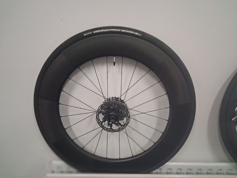 Used ultron fully carbon 2025 bike — image 4 of 5