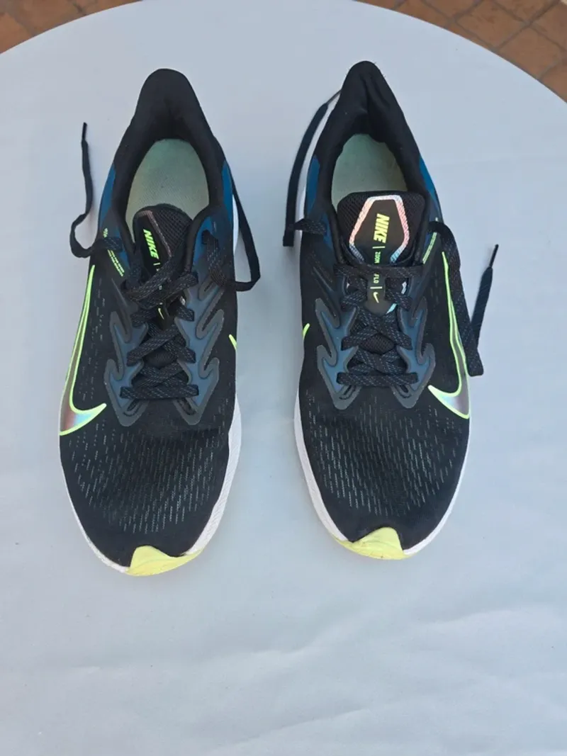 Used Nike Air Zoom Winflo 7 Running Shoes