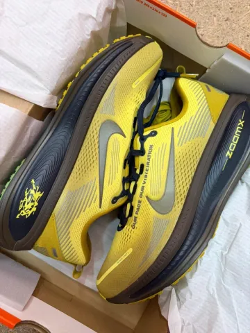 Used Se Vomero 18 Running Shoes