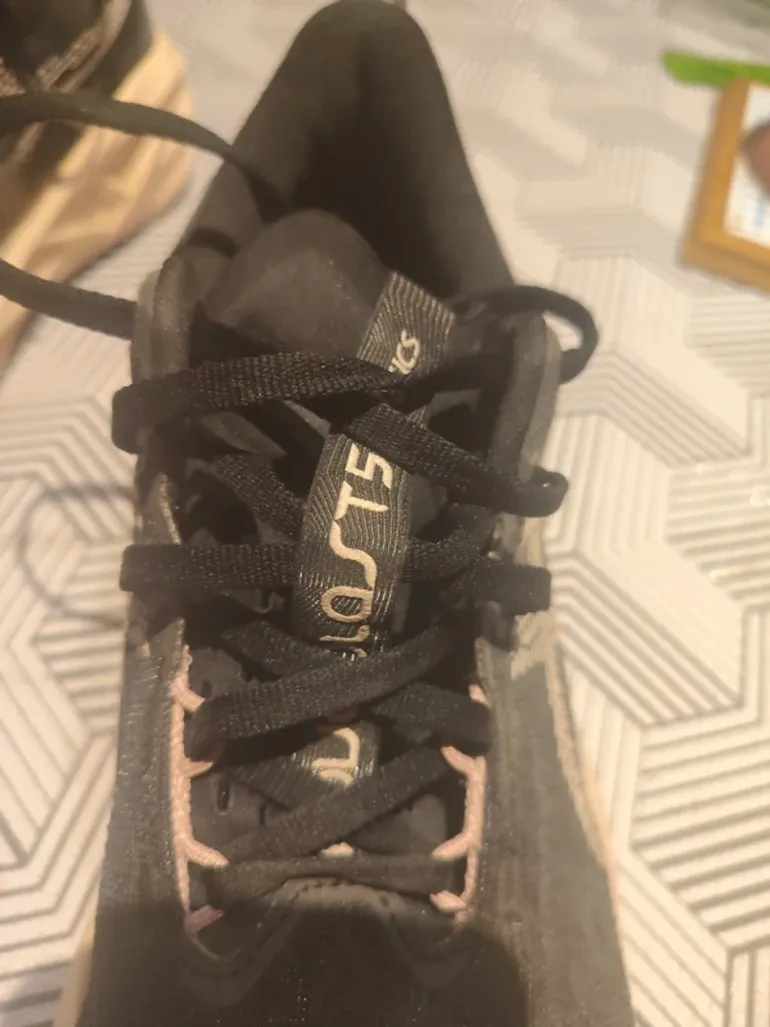 Tweedehands Asics Novablast 5 bike — afbeelding 8 van 8