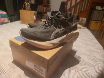 Tweedehands Asics Novablast 5 Running Shoes